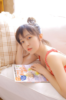 边吃奶边弄进去男女视频